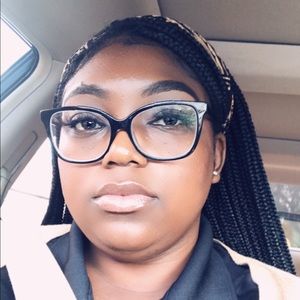 Meet your Posher, Nathalie